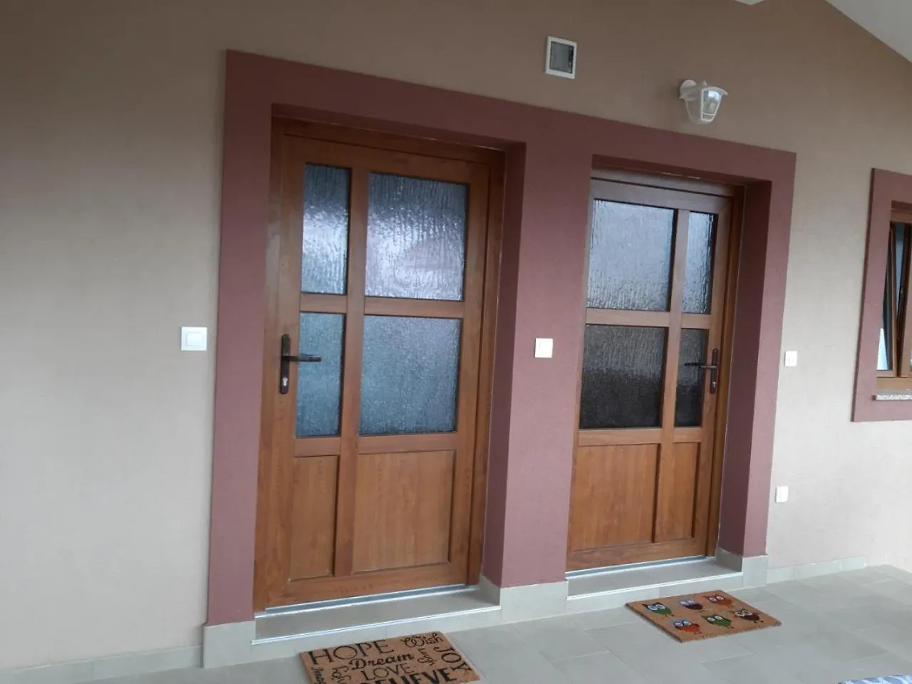 Apartman Nena 沃德年